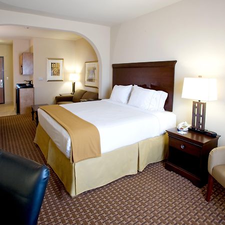 Holiday Inn Express Hotel And Suites Kingsville By Ihg Rom bilde
